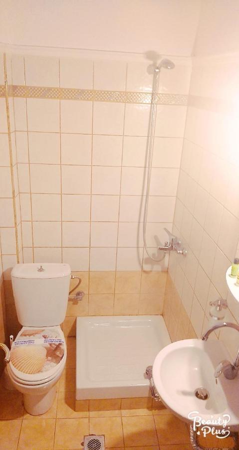 Studio Garden Apartment Nea Kallikrateia Exterior photo