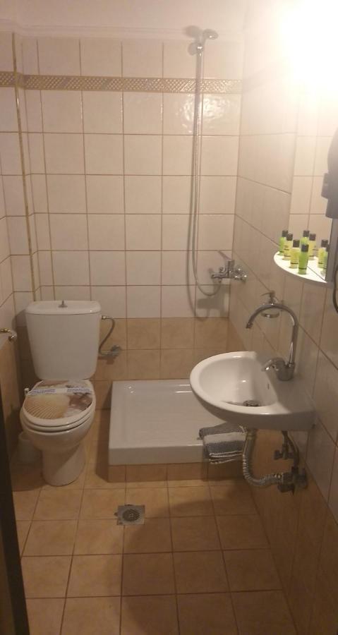 Studio Garden Apartment Nea Kallikrateia Exterior photo