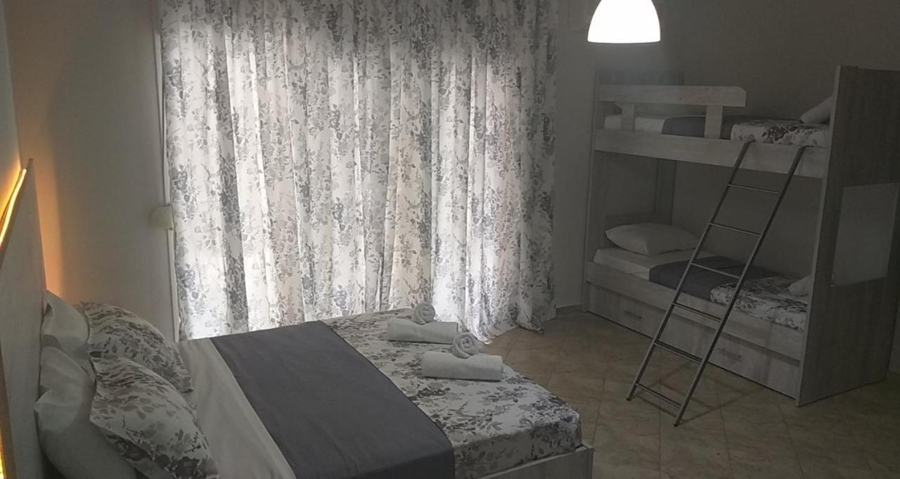 Studio Garden Apartment Nea Kallikrateia Exterior photo